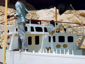 Shabab Oman barquentine model Built for the Sultan Of Oman's Navy - The Crew.
